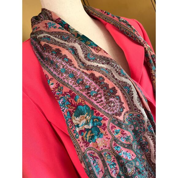 Vintage silk scarf with floral paisley print, made in Japan - Picture 2 of 4